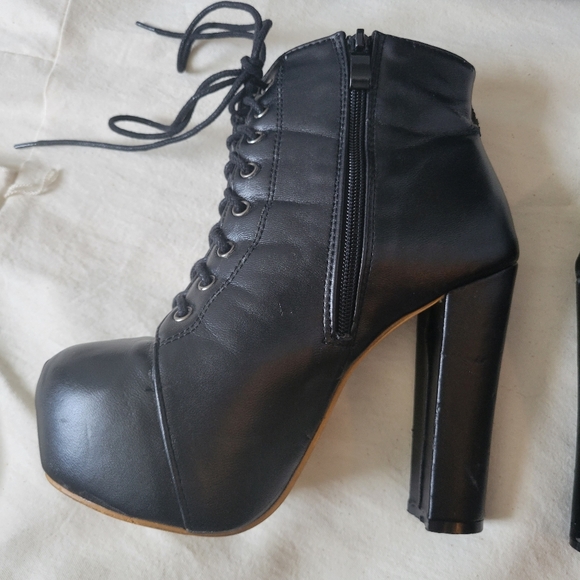 Black faux leather platform booties - Picture 3 of 6